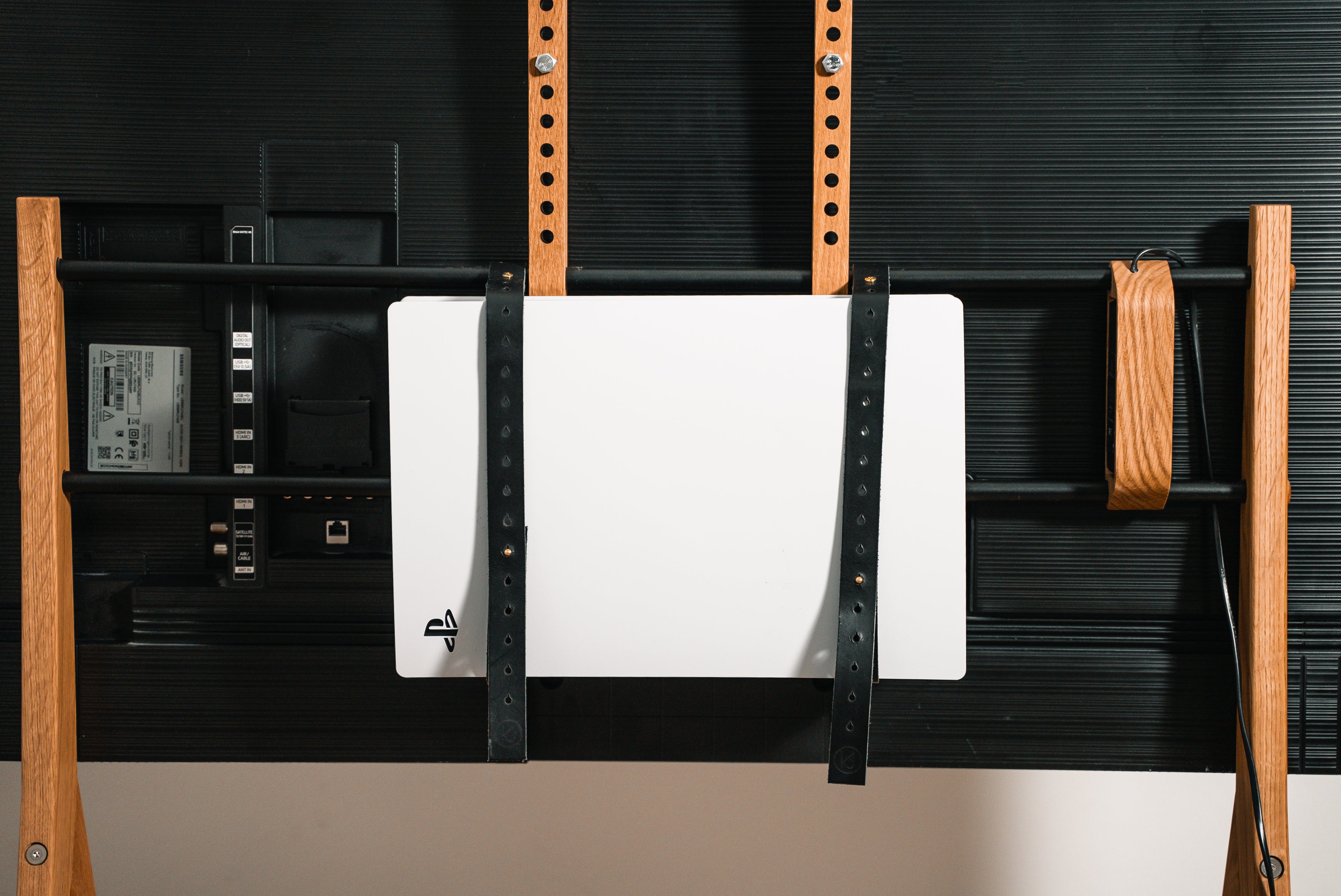 Console mount (TV stand)