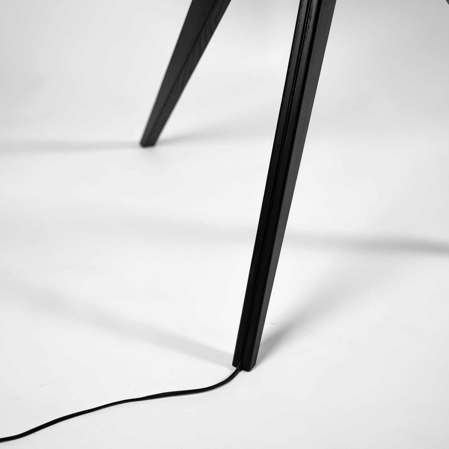ella-tv-stander-sort-detalje.jpg
