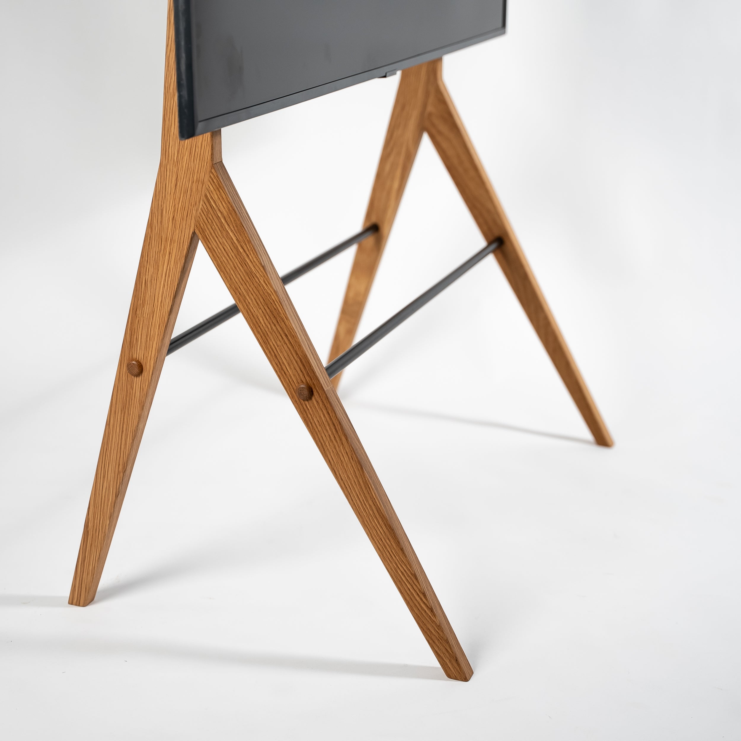 kaya-tv-stander-eg-side.jpg
